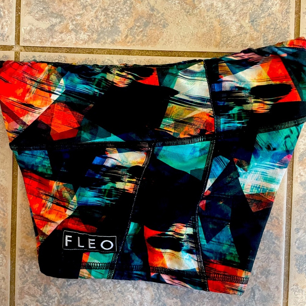 Fleo size medium 2.5 inch inseam